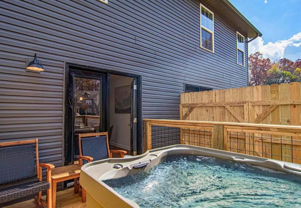 Willow Trace: Family Retreat, Hot Tub, Gaming! Pigeon Forge Exterior foto